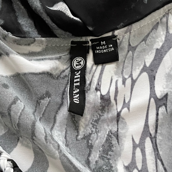 Milano - Ruffle Neck Sleeveless Top - Size: Medium - Picture 6 of 8